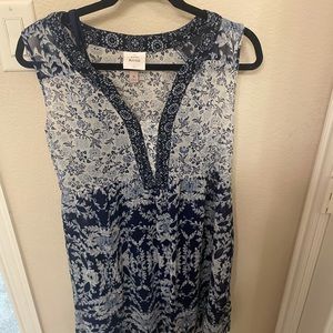 In Knox Rose. Size M! Worm once! Perfect condition! Can be dress or swim cover!